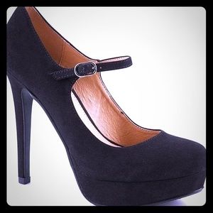 Never worn gorgeous black heels